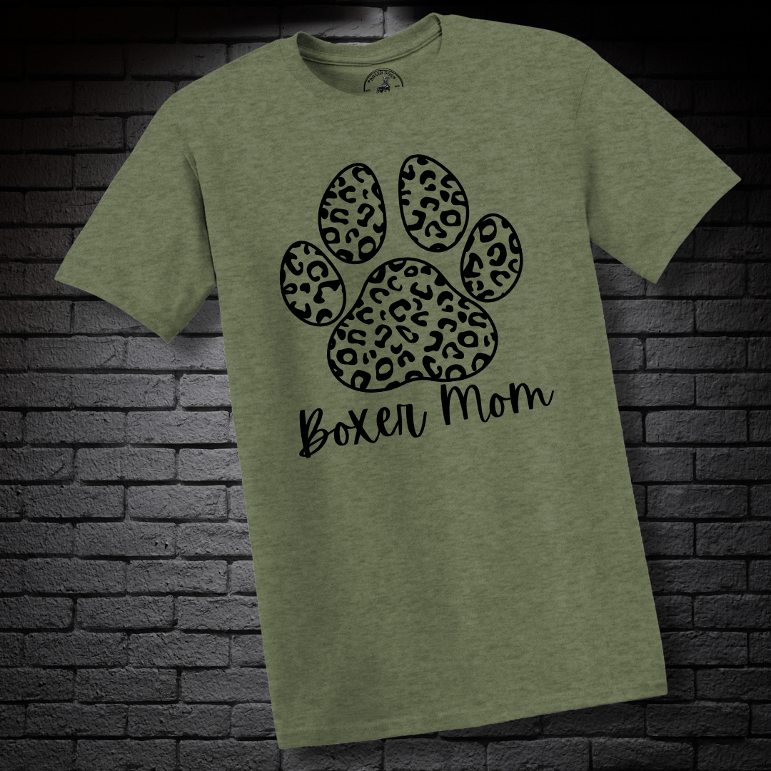 Boxer Mom (featuring a bold Black& White cheetah paw) – Boxer Dog Classic Shirt