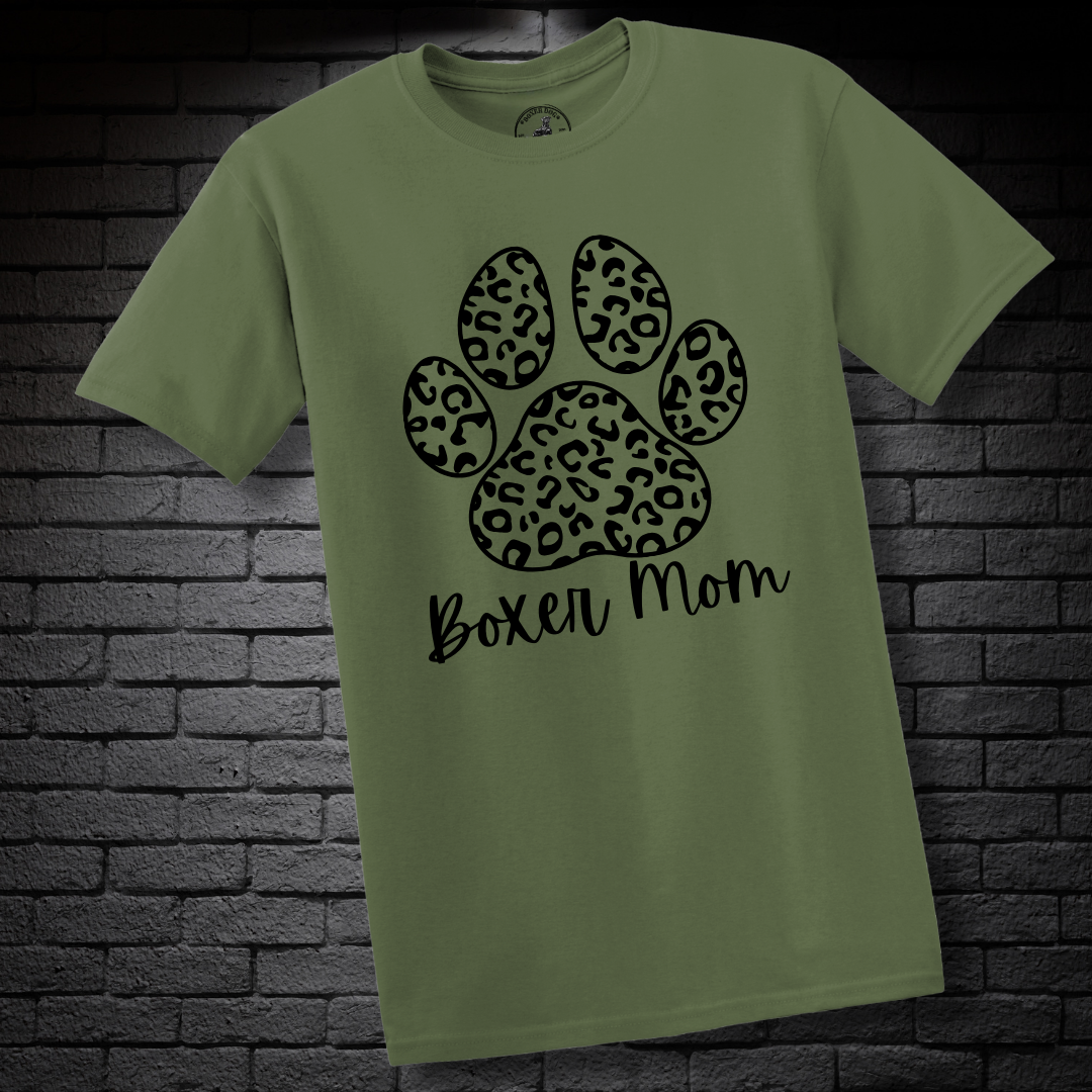 Boxer Mom (featuring a bold Black& White cheetah paw) – Boxer Dog Classic Shirt